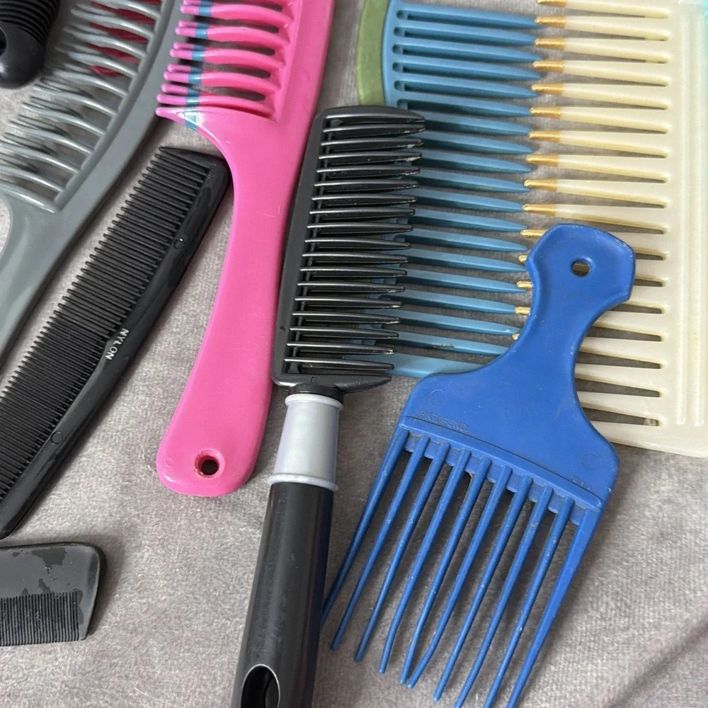Huge Lot Of Vintage Combs Goody Ace Unbreakable Revlon Conair